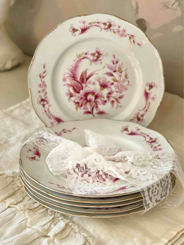 PIATTI IN PORCELLANA...