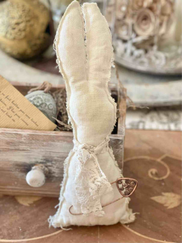 CONIGLIO IN LINO CON SPILLA...